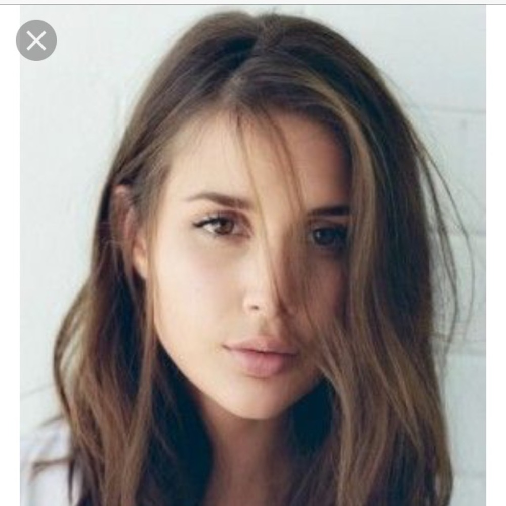 Meet your Posher, Claudia